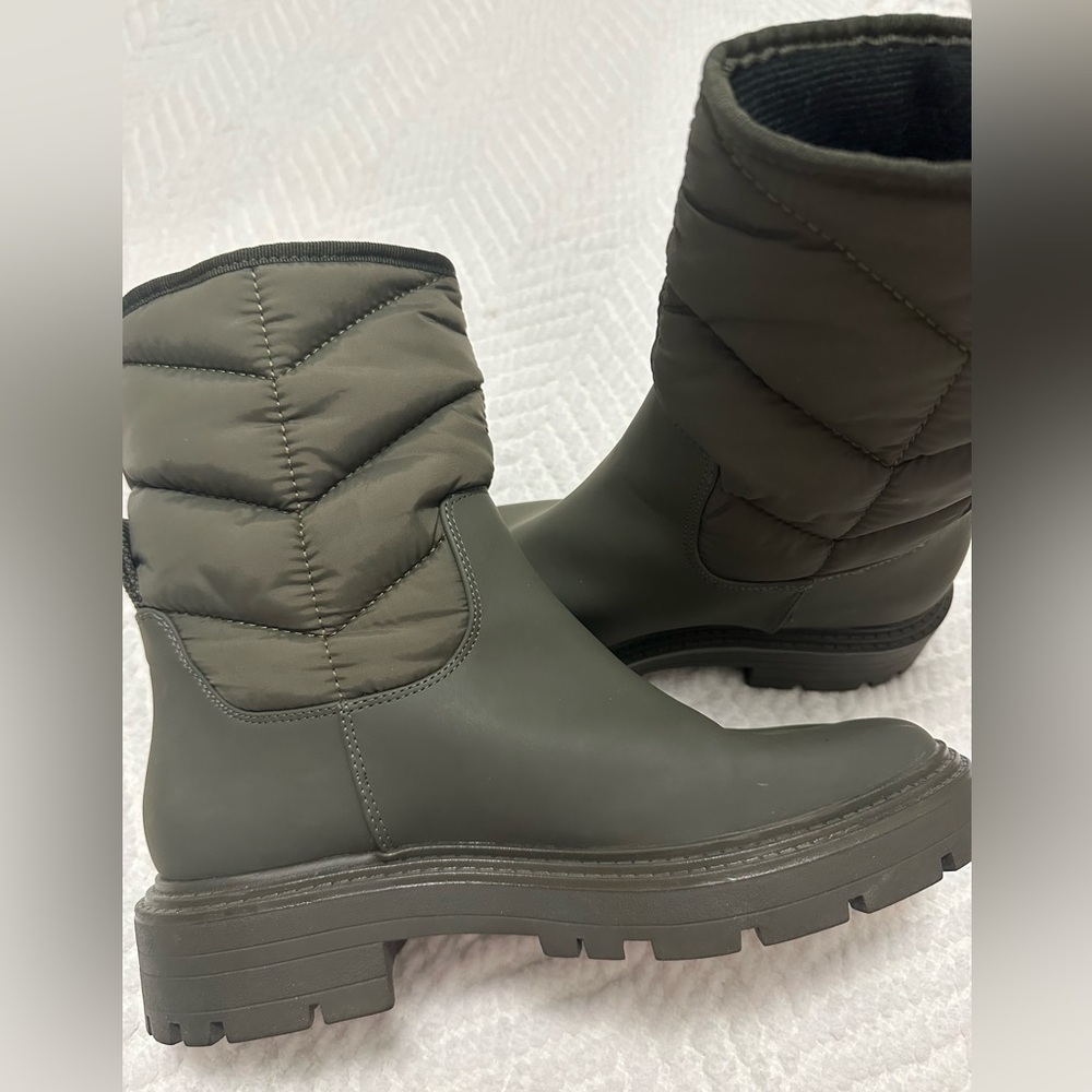 ZARA Olive Green Quilted Ankle Boots | Chunky Lug Sole |